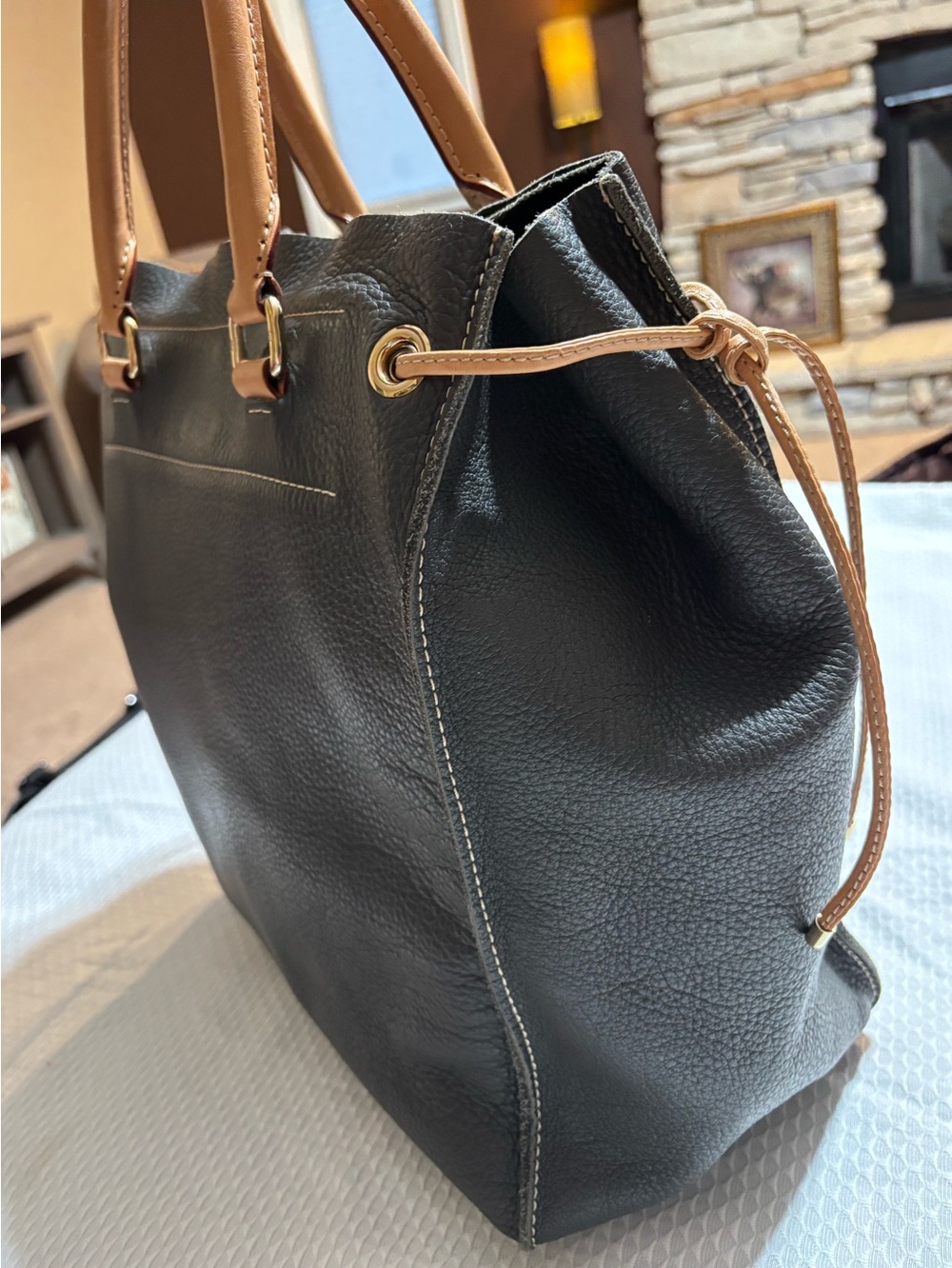 CH Carolina Herrera Black and Tan Leather Tote - Picture 5 of 16